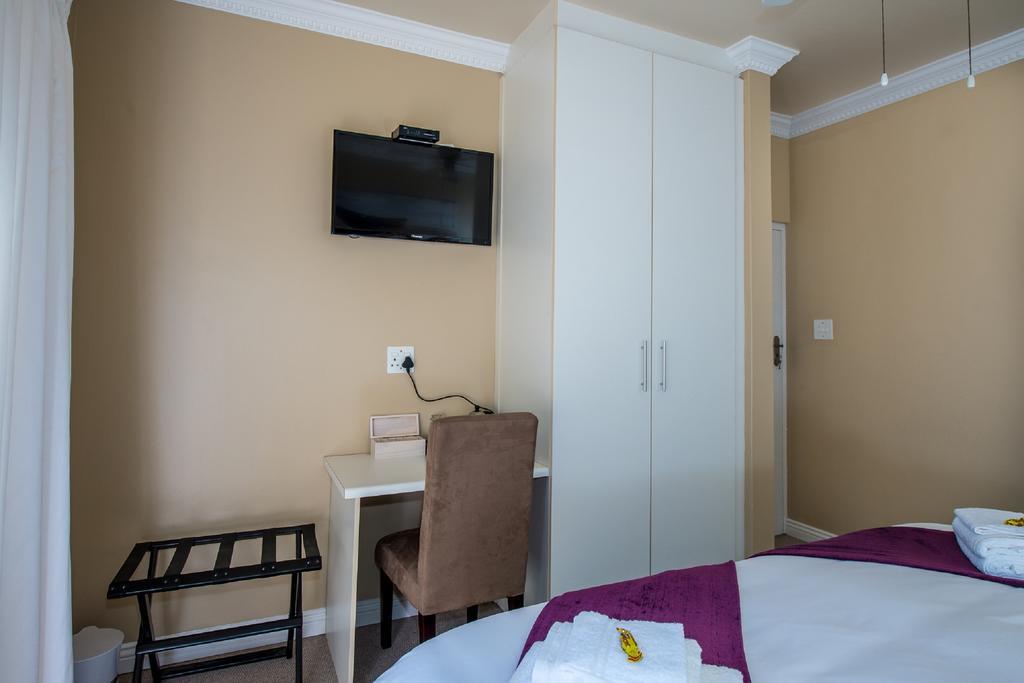 Guesthouse De Tijger Lodge Parow Eksteriør bilde