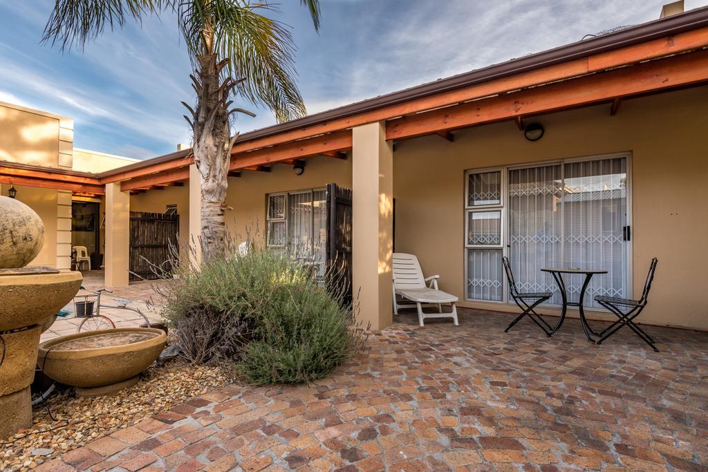 Guesthouse De Tijger Lodge Parow Eksteriør bilde