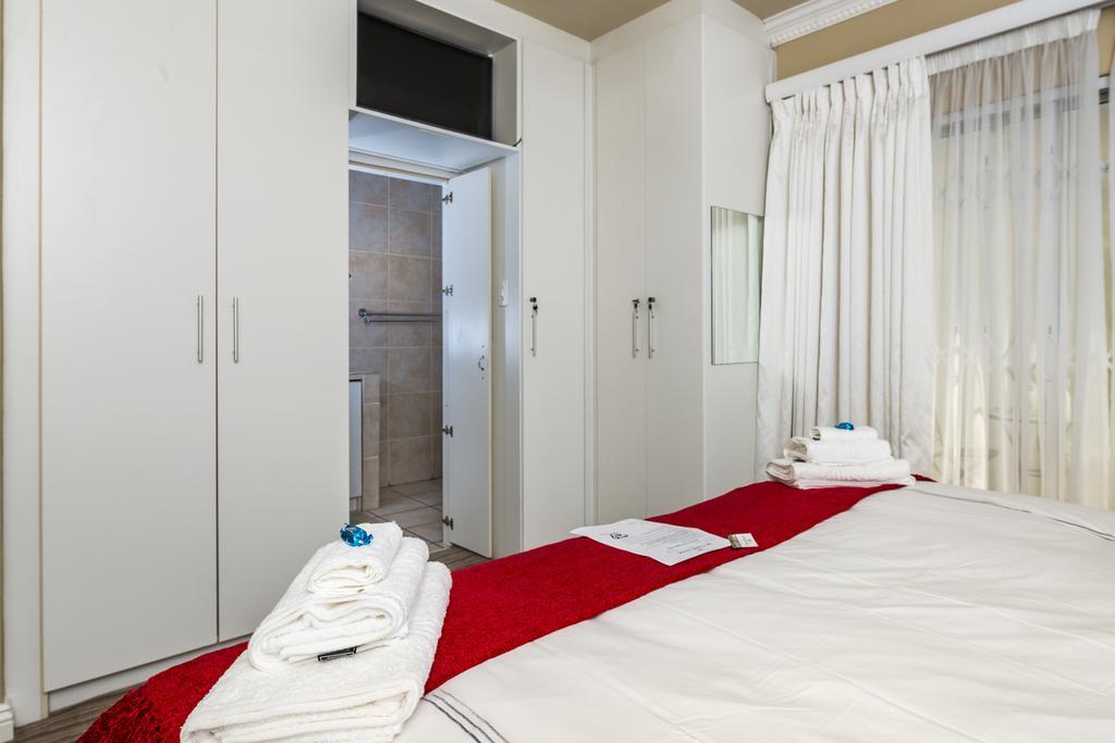 Guesthouse De Tijger Lodge Parow Eksteriør bilde
