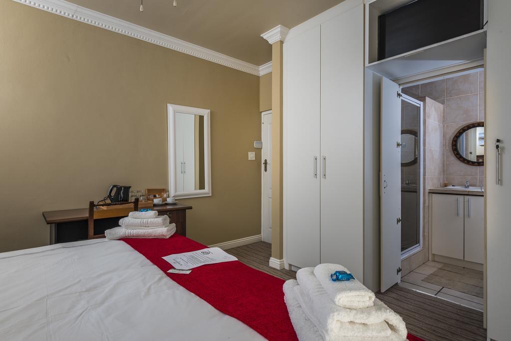 Guesthouse De Tijger Lodge Parow Eksteriør bilde